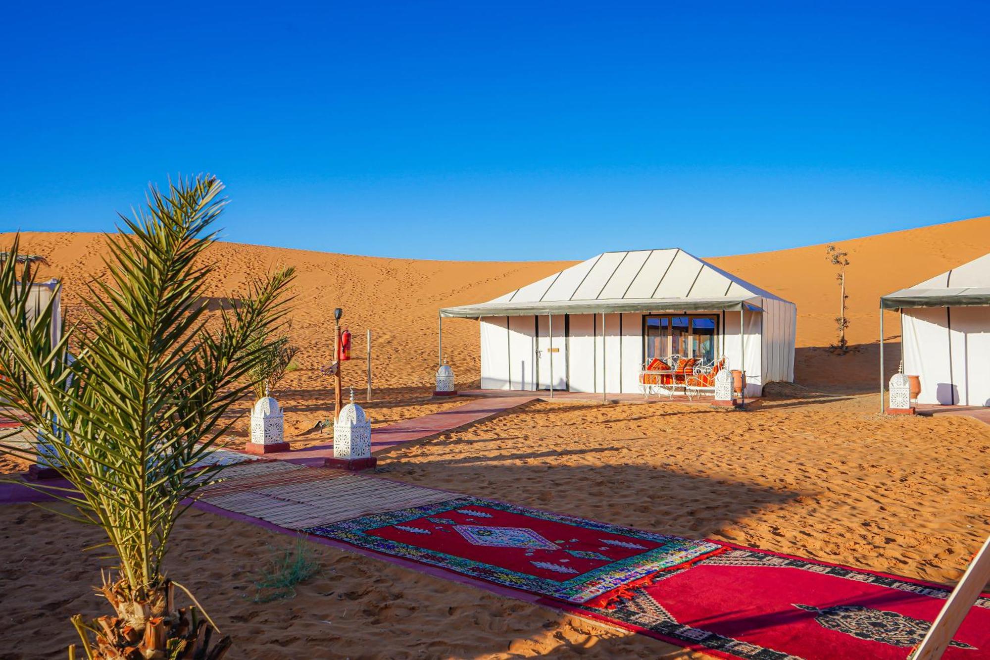 Aladdin Merzouga Camp Exterior photo
