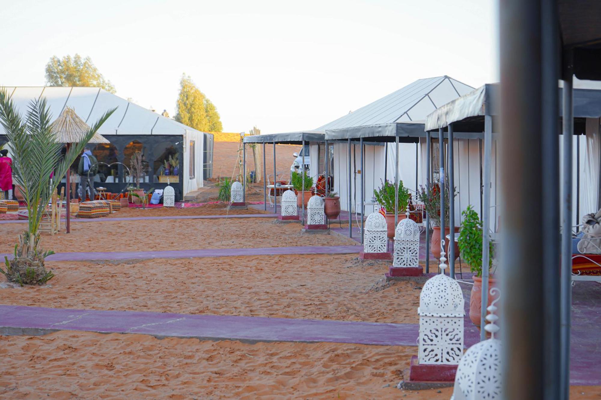 Aladdin Merzouga Camp Exterior photo